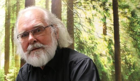 Professor Nils Chr. Stenseth har begynt å tenke på den neste pandemien. Foto: Bjarne Røsjø, UiO.
